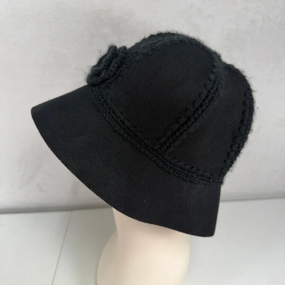 Vintage Y2K Cloche Bucket Hat Black Wool Crochet Flower Trim Winter Boho Retro